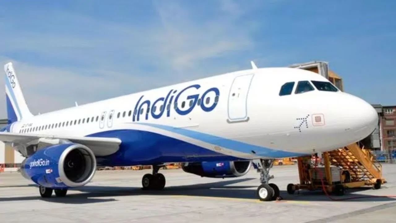 IndiGo Flight: कुवैत से दिल्ली आ रही इंडिगो विमान को हाईजैक करके बम से उड़ाने की धमकी, अहमदाबाद में इमरजेंसी लैंडिंग