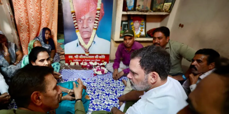 इंदौर में दूषित पानी कांड,पीड़ितों से मिलने भागीरथपूरा पहुंचे राहुल गांधी,सरकार पर लगाए गंभीर आरोप