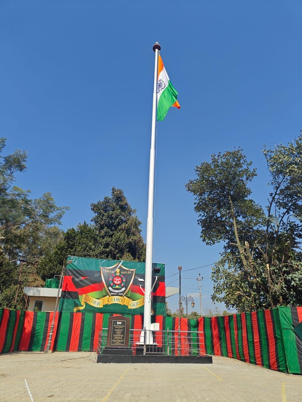 अदालतों से मणिपुर के कांगला फोर्ट तक : फ्लैग फाउंडेशन ऑफ इंडिया ने स्थापित किया 200वां विशाल राष्ट्रीय ध्वज