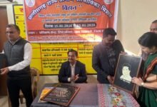 रायपुर संभागायुक्त एम डी कावरे ने बिरकोनी में पैरा आर्ट प्रशिक्षण का किया समापन