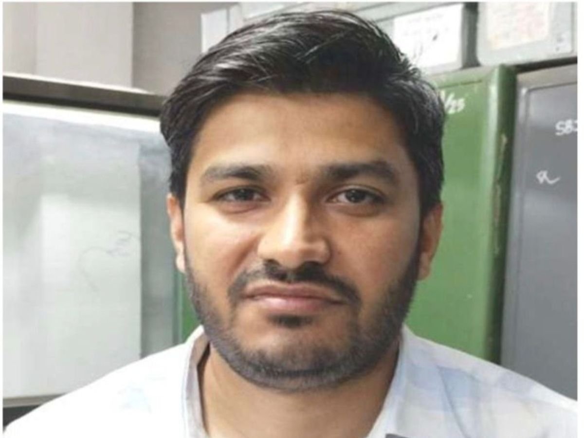 CGMSC घोटाला मामला : ACB और EOW ने डायसिस इंडिया प्राइवेट लिमिटेड के मार्केटिंग हेड कुंजल शर्मा को किया गिरफ्तार CGMSC घोटाला मामला : ACB और EOW ने डायसिस इंडिया प्राइवेट लिमिटेड के मार्केटिंग हेड कुंजल शर्मा को किया गिरफ्तार