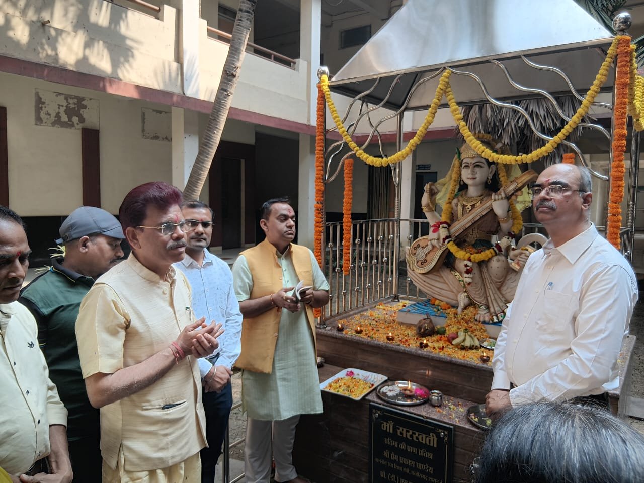 समझ के साथ व्यक्ति को आगे ले जाने वाली शिक्षा की आवश्यकता – प्रभात मिश्रा समझ के साथ व्यक्ति को आगे ले जाने वाली शिक्षा की आवश्यकता – प्रभात मिश्रा