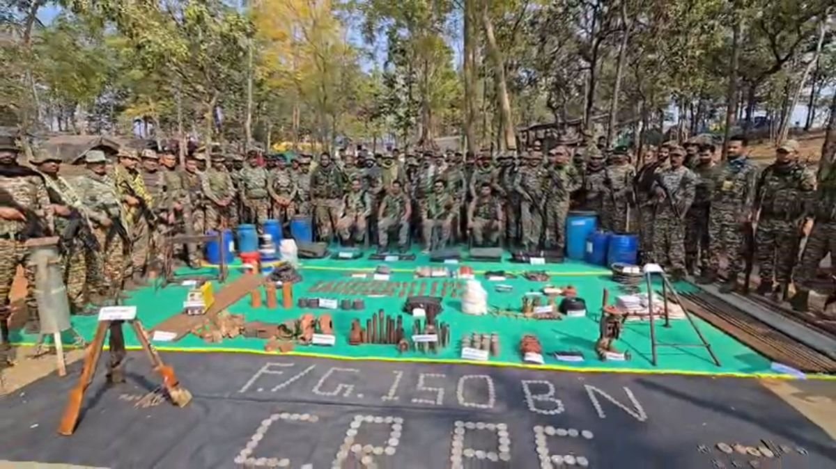 गणतंत्र दिवस के पहले जवानों को मिली बड़ी सफलता ,जंगल में छिपे नक्सलियों के दो डंप किए ध्वस्त