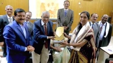 नेत्र विशेषज्ञों की पहली एलुमनी मीट सम्पन्न,गुरुजनों का सम्मान,पुरानी यादें ताजा हुईं