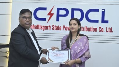 प्रबंध निदेशक के हाथों सम्मानित हुए वितरण कंपनी के दस कार्मिकउल्लेखनीय कार्य करने वाले बिजली कर्मी हुए सम्मानित