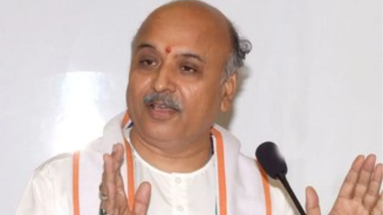 ‘हिंदू बंटेगा तो कटेगा और हिंदू बंट रहा है’… शंकराचार्य विवाद पर प्रवीण तोगड़िया बोले- मैं इससे बेहद दुखी ‘हिंदू बंटेगा तो कटेगा और हिंदू बंट रहा है’… शंकराचार्य विवाद पर प्रवीण तोगड़िया बोले- मैं इससे बेहद दुखी