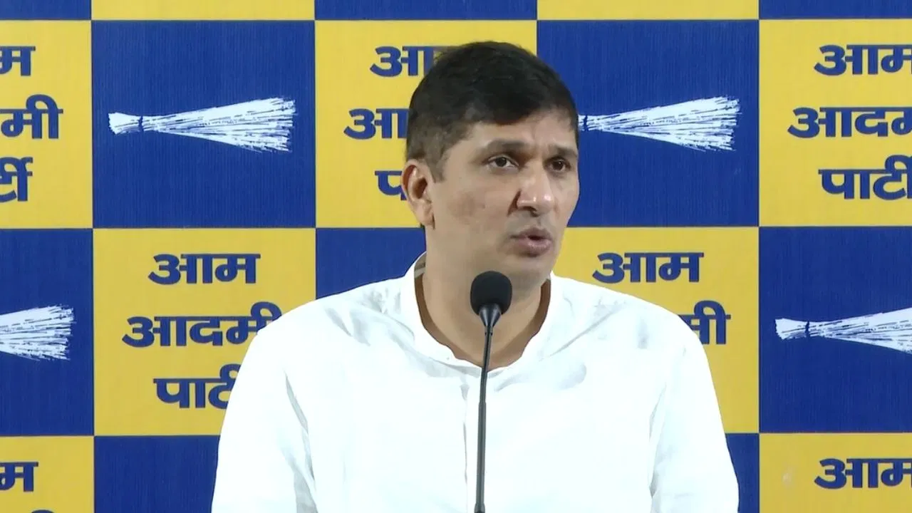दिल्ली में निजी स्कूलों ने बढ़ी फीस वापस नहीं की, सौरभ भारद्वाज ने भाजपा सरकार पर किया हमला