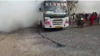 सूरजपुर में चलती यात्री बस में लगी आग, 40 यात्रियों ने कूदकर बचाई जान, बड़ा हादसा टला सूरजपुर में चलती यात्री बस में लगी आग, 40 यात्रियों ने कूदकर बचाई जान, बड़ा हादसा टला