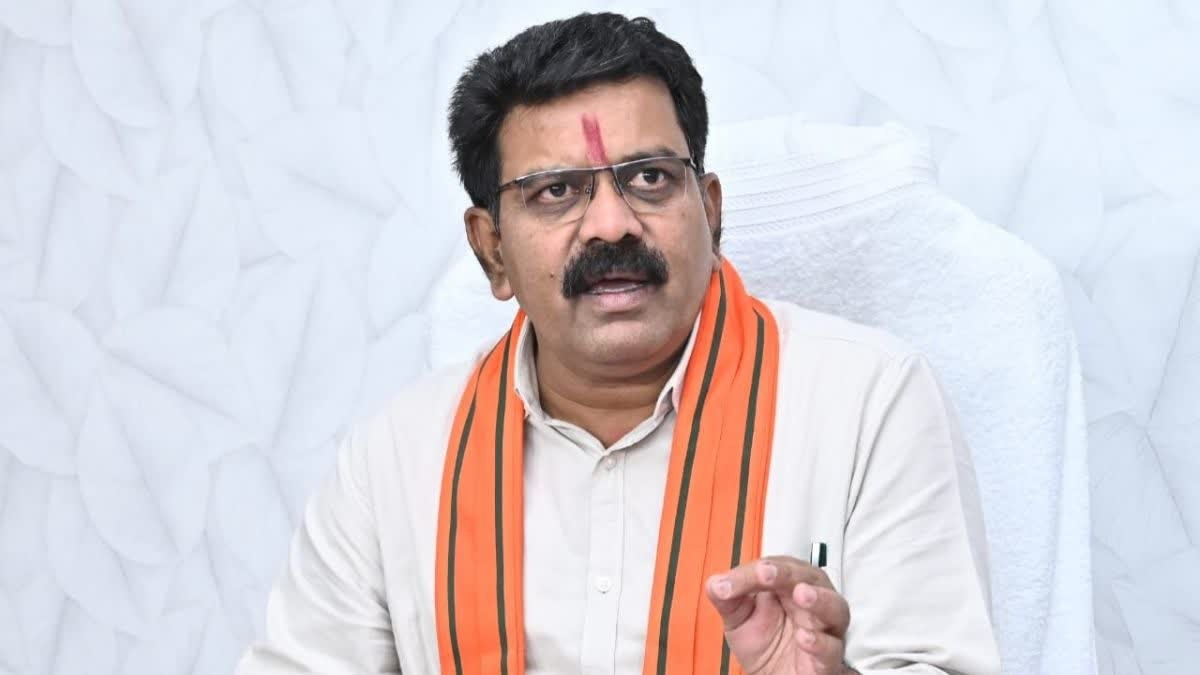 गणतंत्र दिवस के लिए बस्तर में विशेष तैयारी, उप मुख्यमंत्री विजय शर्मा ने कहा- लोग खुलकर हंसने लगे हैं, लोकतंत्र बोल रहा है… गणतंत्र दिवस के लिए बस्तर में विशेष तैयारी, उप मुख्यमंत्री विजय शर्मा ने कहा- लोग खुलकर हंसने लगे हैं, लोकतंत्र बोल रहा है…