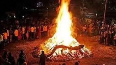 मथुरा में संजू पंडा ने एक माह की कठोर तपस्या शुरू की, होलिका के धधकते अंगारों से गुजरेंगे तीन मार्च को