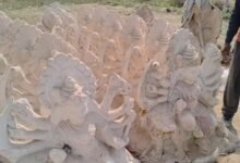 उत्तर प्रदेश: इलाहाबाद हाई कोर्ट के आदेश पर संत रविदास आश्रम से हटाई जा रहीं मूर्तियां, इकदिल में प्रशासनिक कार्रवाई जारी