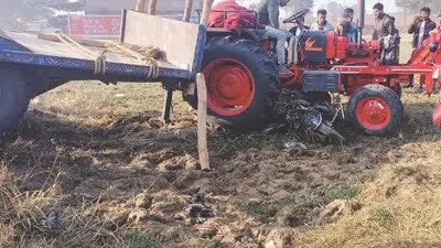 सूरजपुर में दर्दनाक हादसा, तेज रफ्तार ट्रैक्टर ने ली सहायक शिक्षिका की जान, बेटा गंभीर