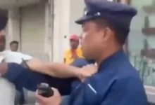 ट्रैफिक जवान ने जड़ा थप्पड़ तो युवक ने भी किया पलटवार, अंबिकापुर की घटना का वीडियो वायरल