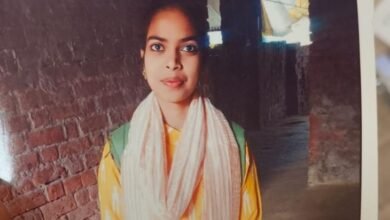 यूपी में प्रेमी से फोन पर बात करने के बाद युवती ने लगा दी ट्रेन के सामने छलांग, प्रतिष्ठित अस्पताल में करती थी काम