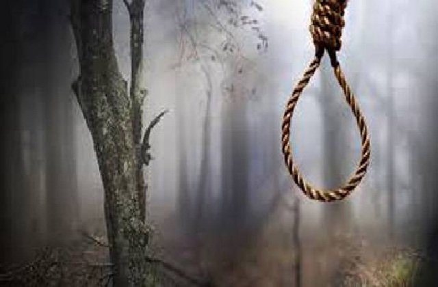 उत्तर प्रदेश: अमेठी में बाग में मिली 10वीं की छात्रा की लाश, पेपर देने जाने के लिए घर से निकली थी…