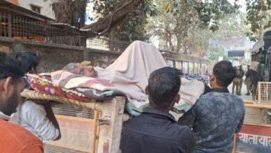 यूपी में चारपाई पर लेटकर कोर्ट पहुंचा 70 वर्षीय आरोपी, अदालत ने चारपाई समेत भेजा जेल