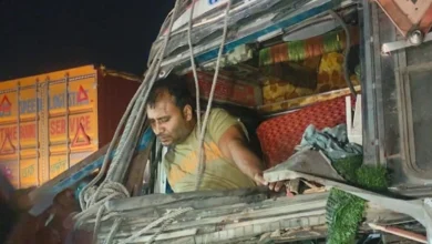 सिवनी में एनएच 44 पर दो ट्रकों की टक्कर, 3 घंटे तक स्टेयरिंग में फंसा रहा ड्राइवर; 2 क्रेन की मदद से निकाला