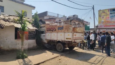 स्कूल परिसर में घुसा अनियंत्रित लोडर, दीवार टूटने से मचा हड़कंप, सभी बच्चे सुरक्षित