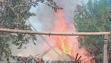 सुपौल में शॉर्ट सर्किट से भीषण आग, शिक्षक दंपति का घर जलकर राख