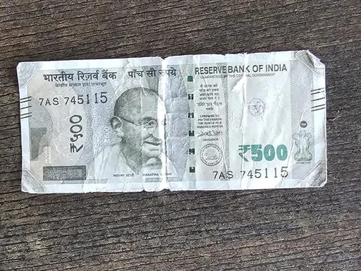 बस्तर के हाट बाजारों में पहुंचा 500 का नकली नोट:बैंक में पैसे जमा करने गया व्यापारी, नोट गिनने वाली मशीन ने किया रिजेक्ट,जांच जारी