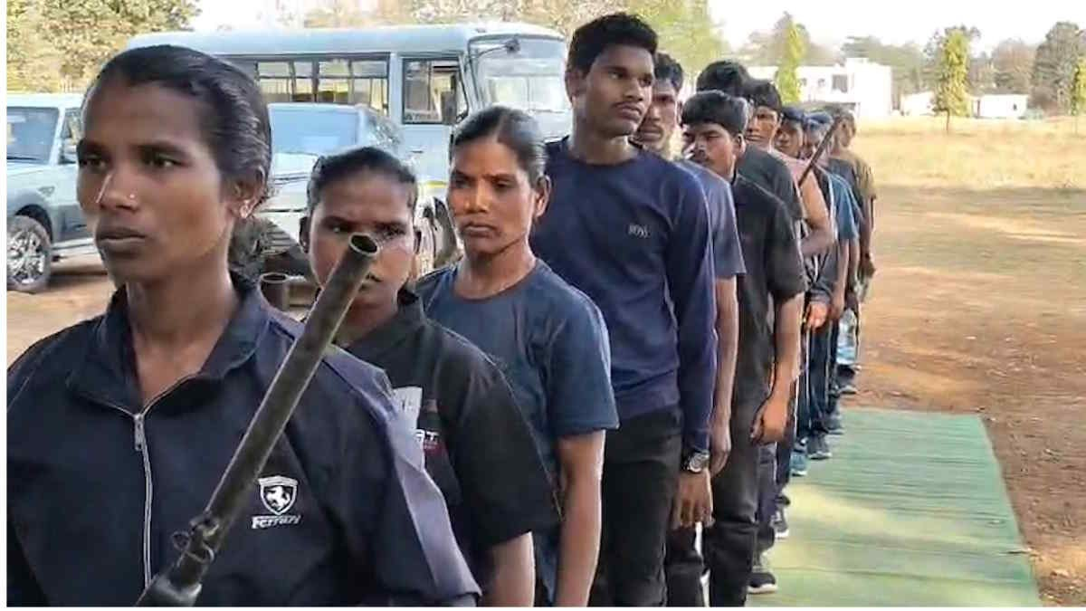 माओवाद के खात्मे की ओर बड़ा कदम: 21 नक्सलियों ने किया आत्मसमर्पण, 76 लाख का इनामी नेटवर्क टूटा