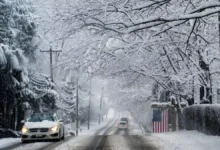 अमेरिका में बर्फीले तूफान का कहर: 5600 से ज्यादा फ्लाइट्स रद्द, कई शहरों में इमरजेंसी घोषित