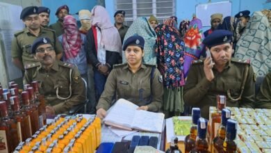 शराबबंदी में नया खेल! ट्रेनों में ‘हसीनाओं’ के भरोसे शराब तस्करी, 11 महिला तस्कर गिरफ्तार