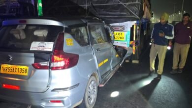 हाईवे पर दर्दनाक हादसा: तेज रफ्तार अनियंत्रित अर्टिगा ट्रक में घुसी, मामा-भांजे की मौत, पांच गंभीर हाईवे पर दर्दनाक हादसा: तेज रफ्तार अनियंत्रित अर्टिगा ट्रक में घुसी, मामा-भांजे की मौत, पांच गंभीर