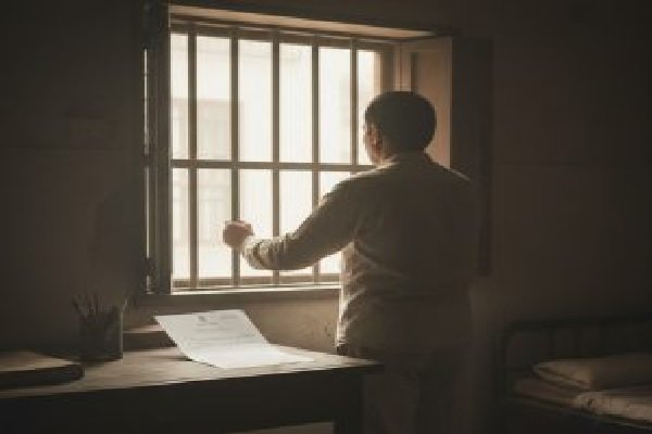 धमतरी में चेक बाउंस मामले में सजा पाए प्रधानपाठक निलंबित, 48 घंटे से अधिक जेल में रहने पर हुई कार्रवाई