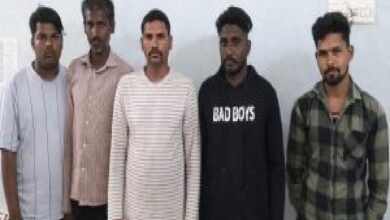 वयम् भारत की खबर का असर: भखारा क्षेत्र में चल रहे ‘मिनी कैसीनो’ पर पुलिस का छापा, 5 जुआरी गिरफ्तार