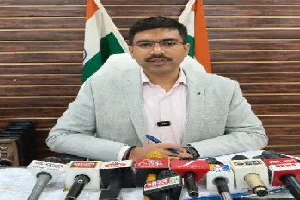 सहारनपुर में अवैध खनन पर बड़ी कार्रवाई, 3 लेखपाल और संग्रह अमीन निलंबित
