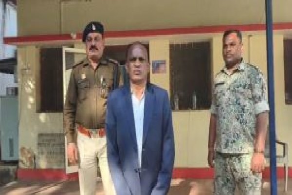 बलरामपुर: 30 लाख के गबन मामले में बड़ी कार्रवाई, वाड्रफनगर जनपद पंचायत के तत्कालीन CEO गिरफ्तार