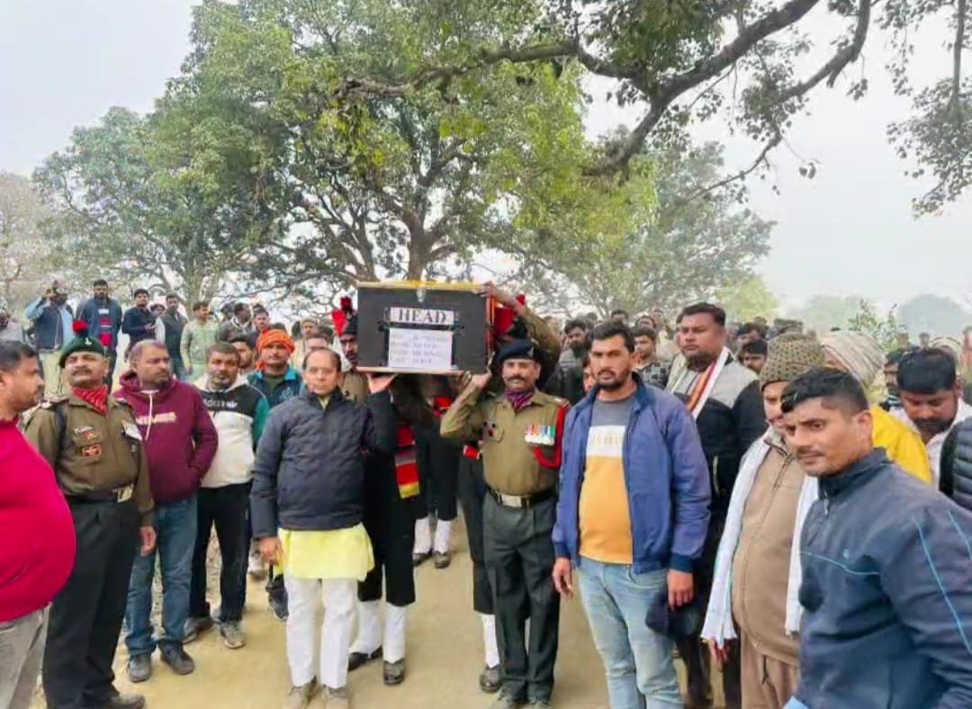 सूबेदार भूपेंद्र कुमार सिंह जम्मू-कश्मीर में शहीद: सुल्तानपुर जिले में सैन्य सम्मान के साथ अंतिम संस्कार, 8 साल के बेटे ने दी मुखाग्नि 