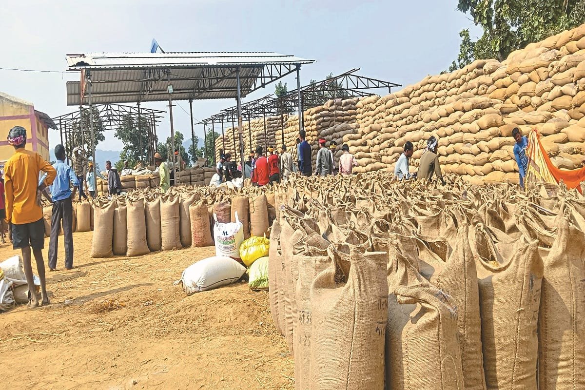 चार निलंबन से नहीं छुपेगा सच! धान खरीदी घोटाले में सहकारी बैंक से लेकर SDM तक पर उठे गंभीर सवाल