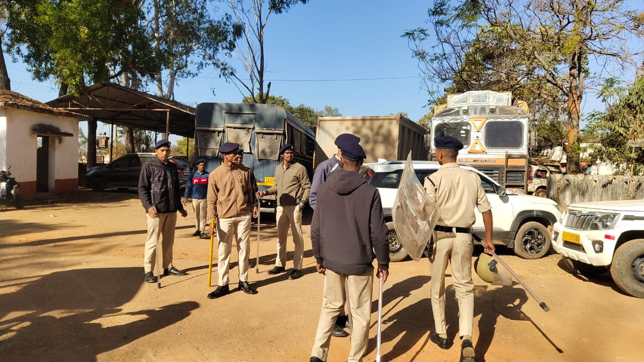 बलरामपुर में प्रशासनिक हैवानियत! कुसमी के एसडीएम करुण कुमार पर हत्या का आरोप, मचा बवाल