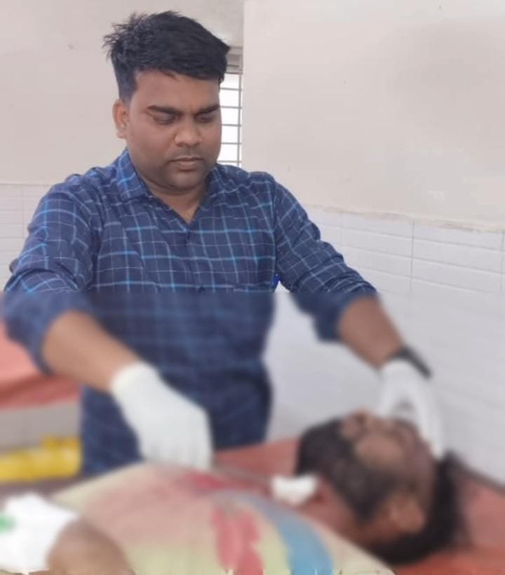 कोरबा में युवक ने पहले रेता अपना गला, फिर कुएं में लगाई छलांग; मंजर देख कांप उठी रूह!