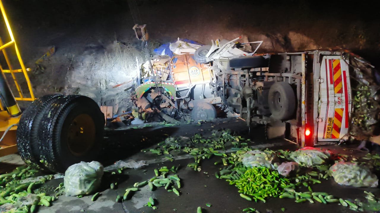 छत्तीसगढ़: मौत की सड़क बनी कटघोरा-अंबिकापुर हाइवे!.. ट्रक-पिकअप में हुई भिड़ंत, 2 की दर्दनाक मौत