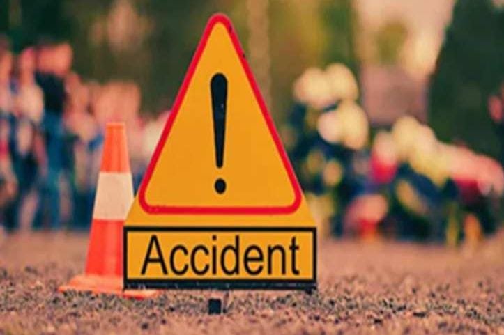 सीधी में दर्दनाक सड़क हादसा: पिता की मौत, बेटा और नाती घायल सीधी में दर्दनाक सड़क हादसा: पिता की मौत, बेटा और नाती घायल