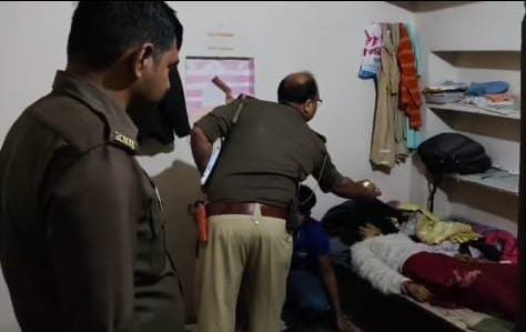 उत्तर प्रदेश: सुल्तानपुर में विवाहिता का शव फंदे से लटका मिला, पिता ने पति और ससुरालियों पर लगाया हत्या का आरोप