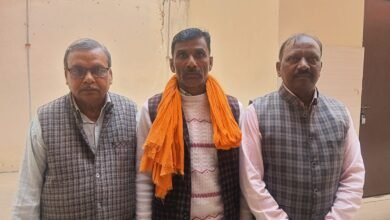 मीरगंज: संदिग्ध परिस्थितियों में झोपड़ी में लगी भीषण आग, बाइक समेत हजारों का सामान जलकर राख