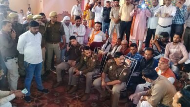 इटावा में जानलेवा हमले के आरोपियों की गिरफ्तारी न होने पर बढ़ा जनाक्रोश, थाने पर धरने की चेतावनी