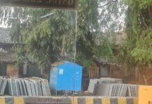 कटघोरा के कारोबारी ने सड़क को ही बना लिया गोदाम.. नगरपालिका मजलूम ठेले वालों पर दिखा रही अपनी पावर