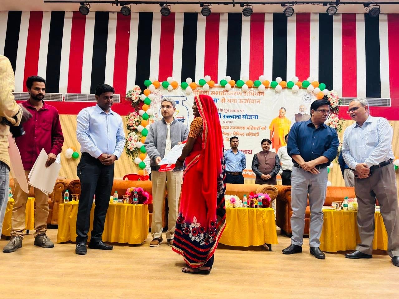 फतेहपुर: जिले के लोगों की होली होगी रंगीन, 3 लाख उज्ज्वला लाभार्थियों को मिलेगा गैस सिलेंडर रिफिल का लाभ