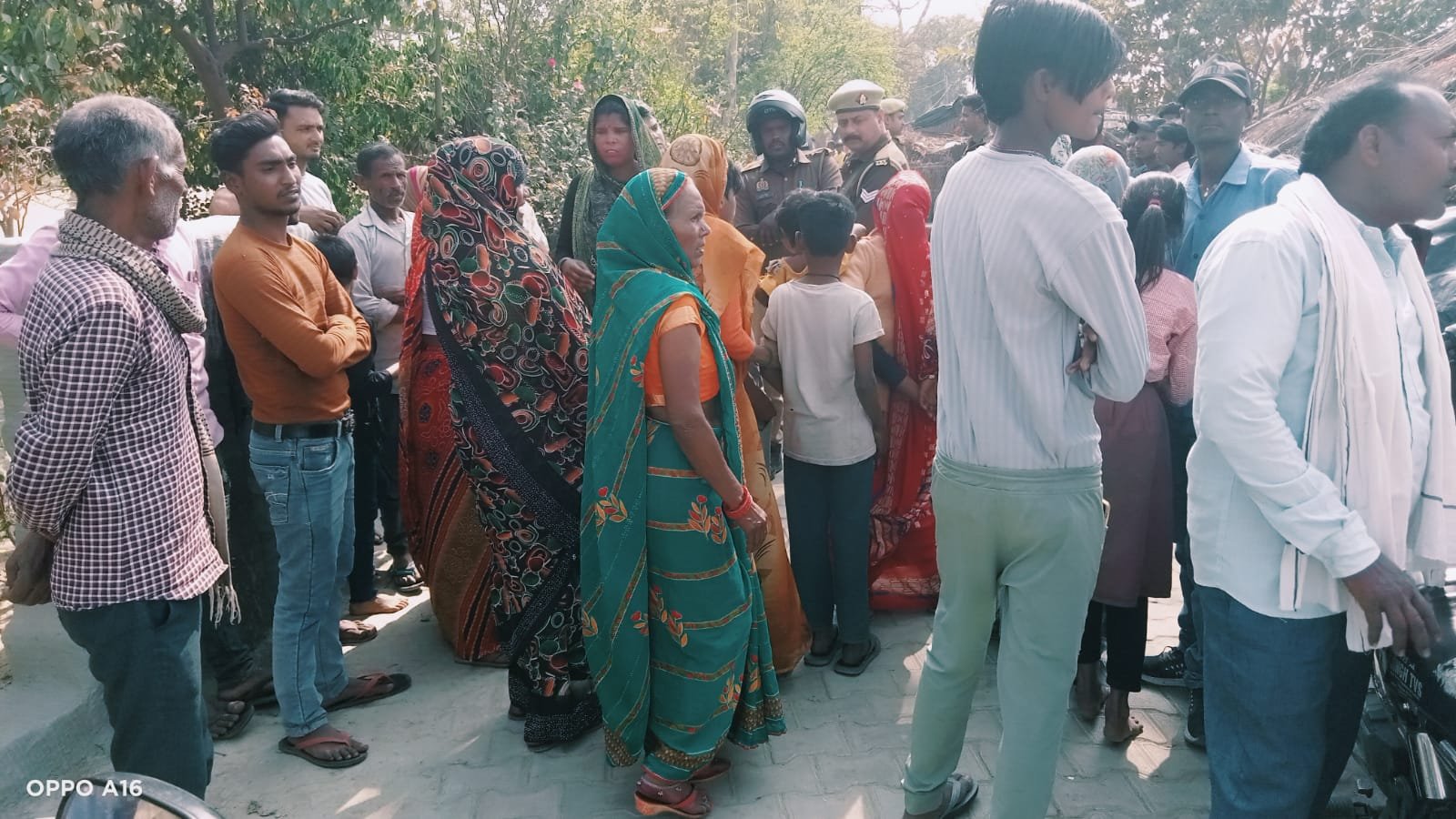 लखीमपुर खीरी: महिला का मुंह दबाकर घर से खींच ले गए आरोपी, खेत में मिला शव; परिजन बोले- पुलिस ने बरती लापरवाही