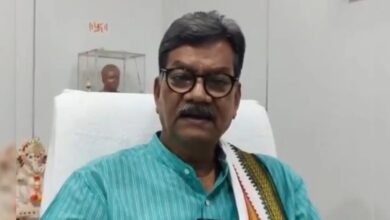 बजट पर सियासी बयानबाजी : नेता प्रतिपक्ष चरणदास महंत बजट पर तीखी प्रतिक्रिया देते हुए सरकार पर जमकर निशाना साधा