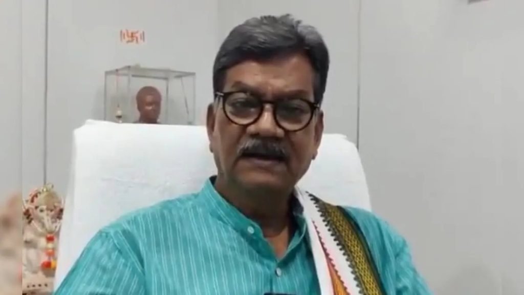 बजट पर सियासी बयानबाजी : नेता प्रतिपक्ष चरणदास महंत बजट पर तीखी प्रतिक्रिया देते हुए सरकार पर जमकर निशाना साधा बजट पर सियासी बयानबाजी : नेता प्रतिपक्ष चरणदास महंत बजट पर तीखी प्रतिक्रिया देते हुए सरकार पर जमकर निशाना साधा