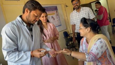 मैट्स स्कूल ऑफ़ फार्मेसी में चिकित्सा शिविर का आयोजन