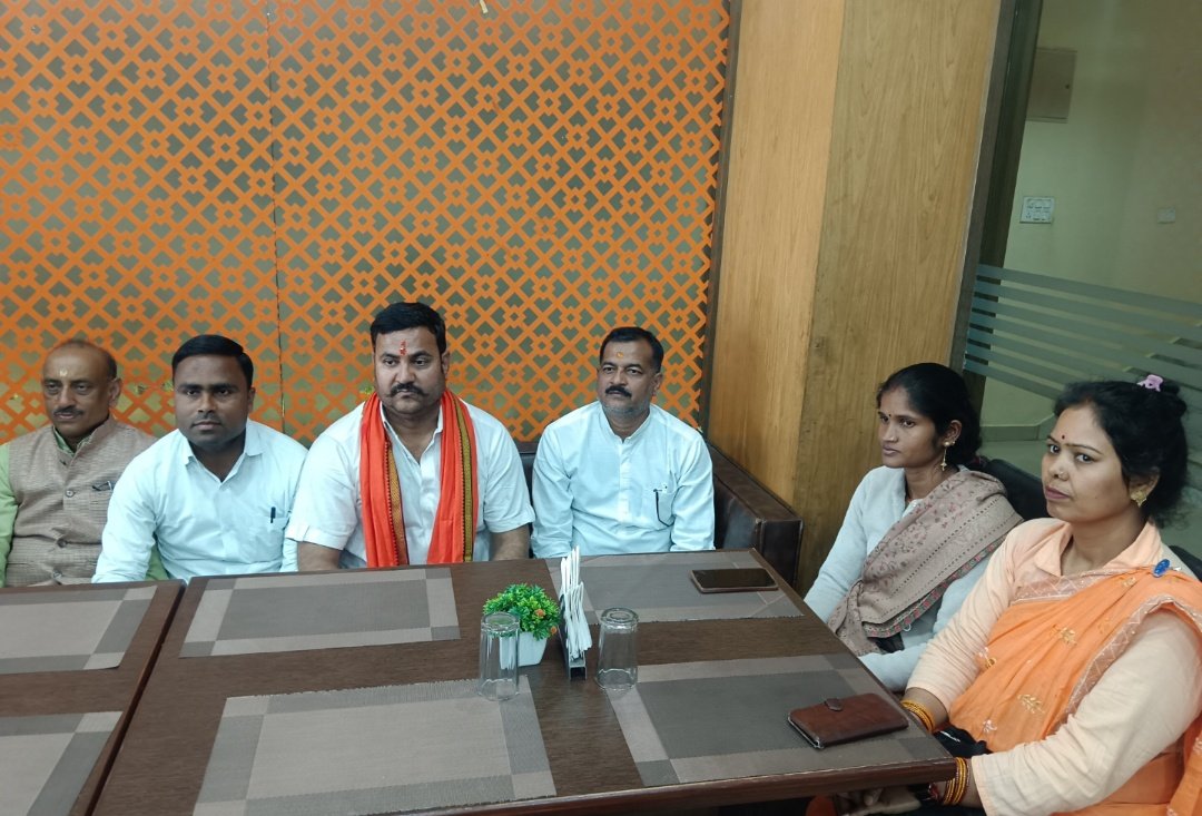 औरंगाबाद: मुखिया की गिरफ्तारी पर संघ ने जताया आक्रोश, दी आंदोलन की चेतावनी 