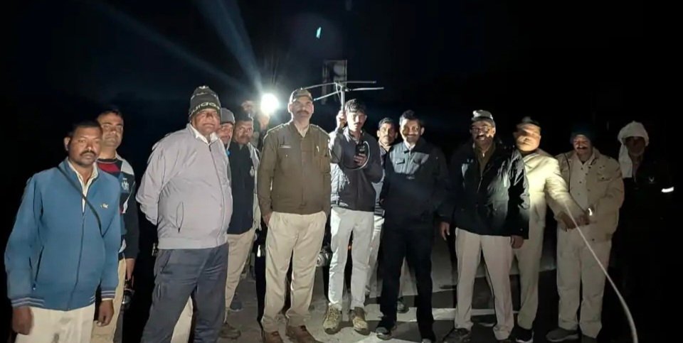 मैहर में हाथियों की दस्तक: शहडोल-सीधी से आए दो गजराज, GPS से लोकेशन ट्रेस; काटी गई बिजली मैहर में हाथियों की दस्तक: शहडोल-सीधी से आए दो गजराज, GPS से लोकेशन ट्रेस; काटी गई बिजली