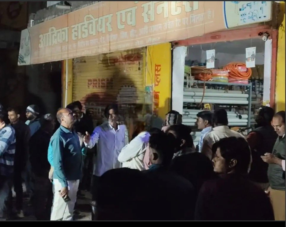 मैहर: पूर्व सरपंच के बेटे की संदिग्ध मौत; हार्डवेयर दुकान में फंदे पर लटका मिला शव, परिजनों ने लगाया हत्या का आरोप